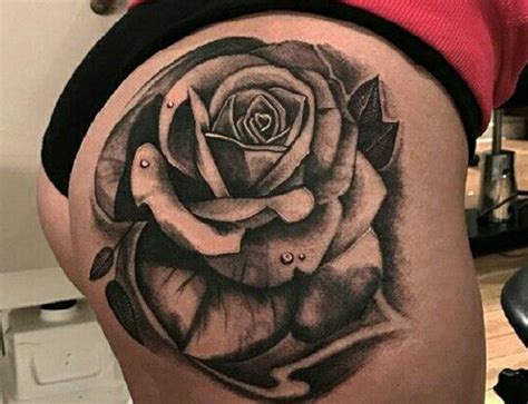 tatuajes en nalga de mujer|Tatuajes en la nalga